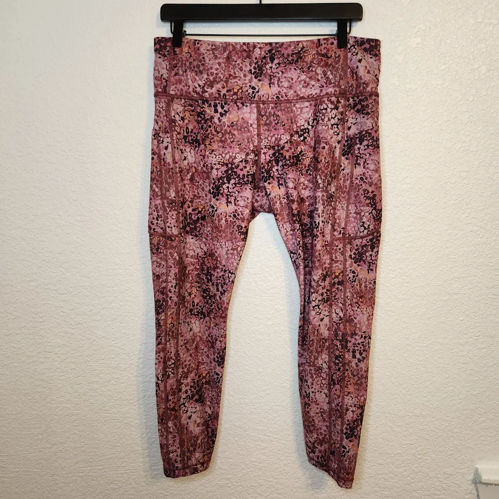 Athleta Women's Ultimate Stash II 7/8 Tight XL Dynamic Leopard Mauve legging